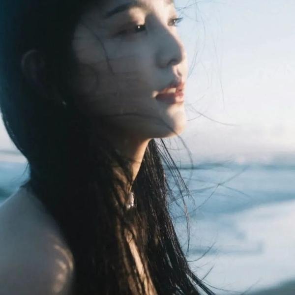 拴线的气球